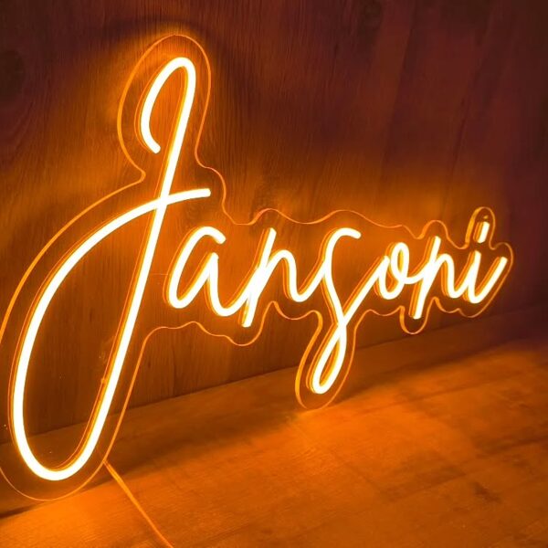 Personalizēta LED neona zīme "Jansoni"