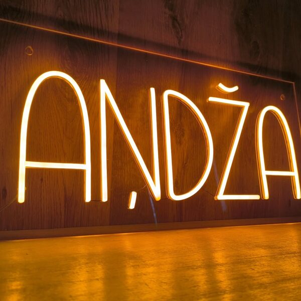 Personalizēta LED neona zīme ar vārdu