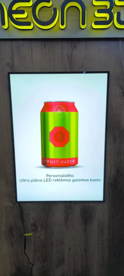 Super plāni LED paneļi ar satura nomaiņu