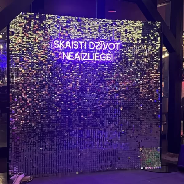 LED-neoonvalgusreklaam
