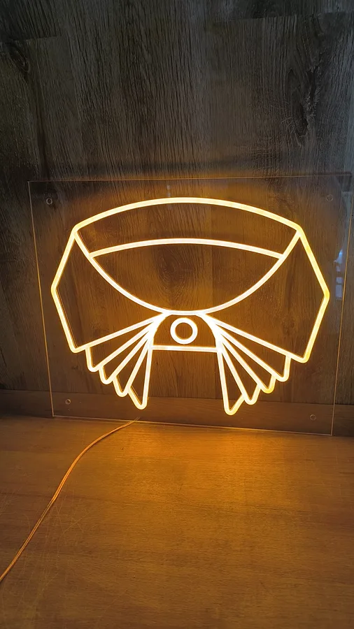 
LED neona izkārtne dzeltenā krāsā, apkakles formā