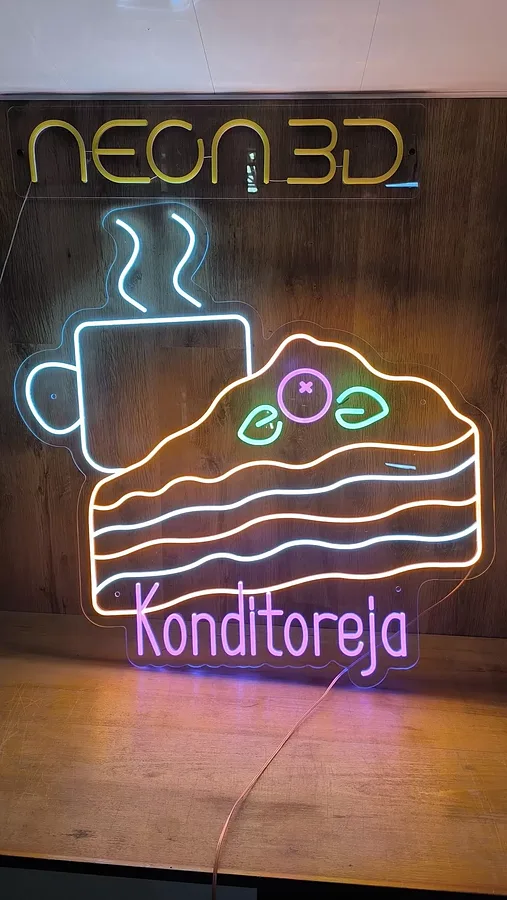 LED neona izkārtne 3 krāsās&nbsp; , kūka ar kafiju konditorejas dekoram,&nbsp;pamatne pēc neona formas — caurspīdīgs monolīts polikarbonāts 6 mm.&nbsp;