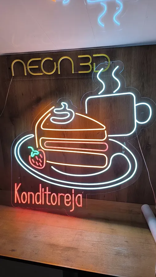 LED neona izkārtne 3 krāsās&nbsp; , kūka ar kafiju un augļiem konditorejas dekoram,&nbsp;pamatne pēc neona formas — caurspīdīgs monolīts polikarbonāts 
6 mm.&nbsp;